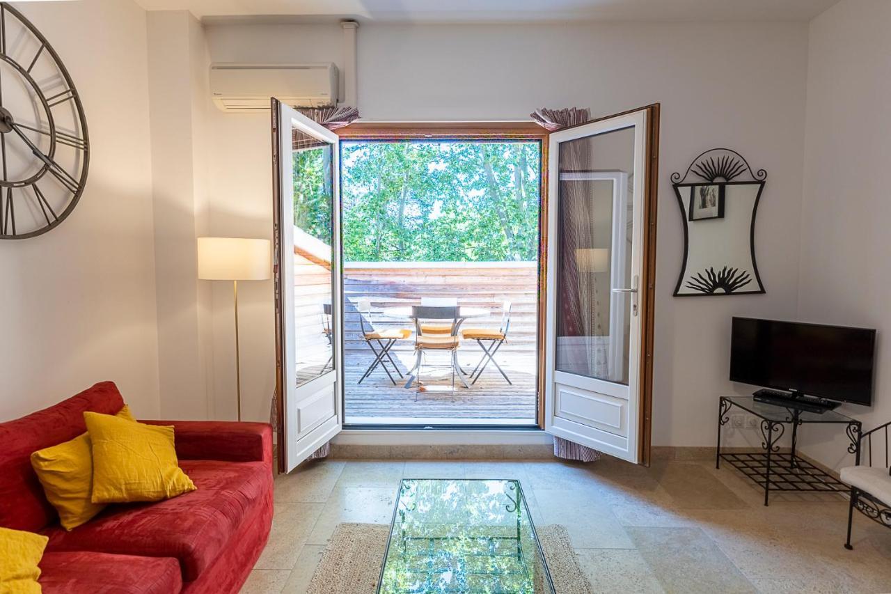 Mas De Capelou Bed and Breakfast Αβινιόν Εξωτερικό φωτογραφία